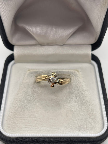 9ct gold diamond ring