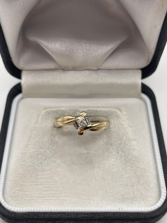 9ct gold diamond ring