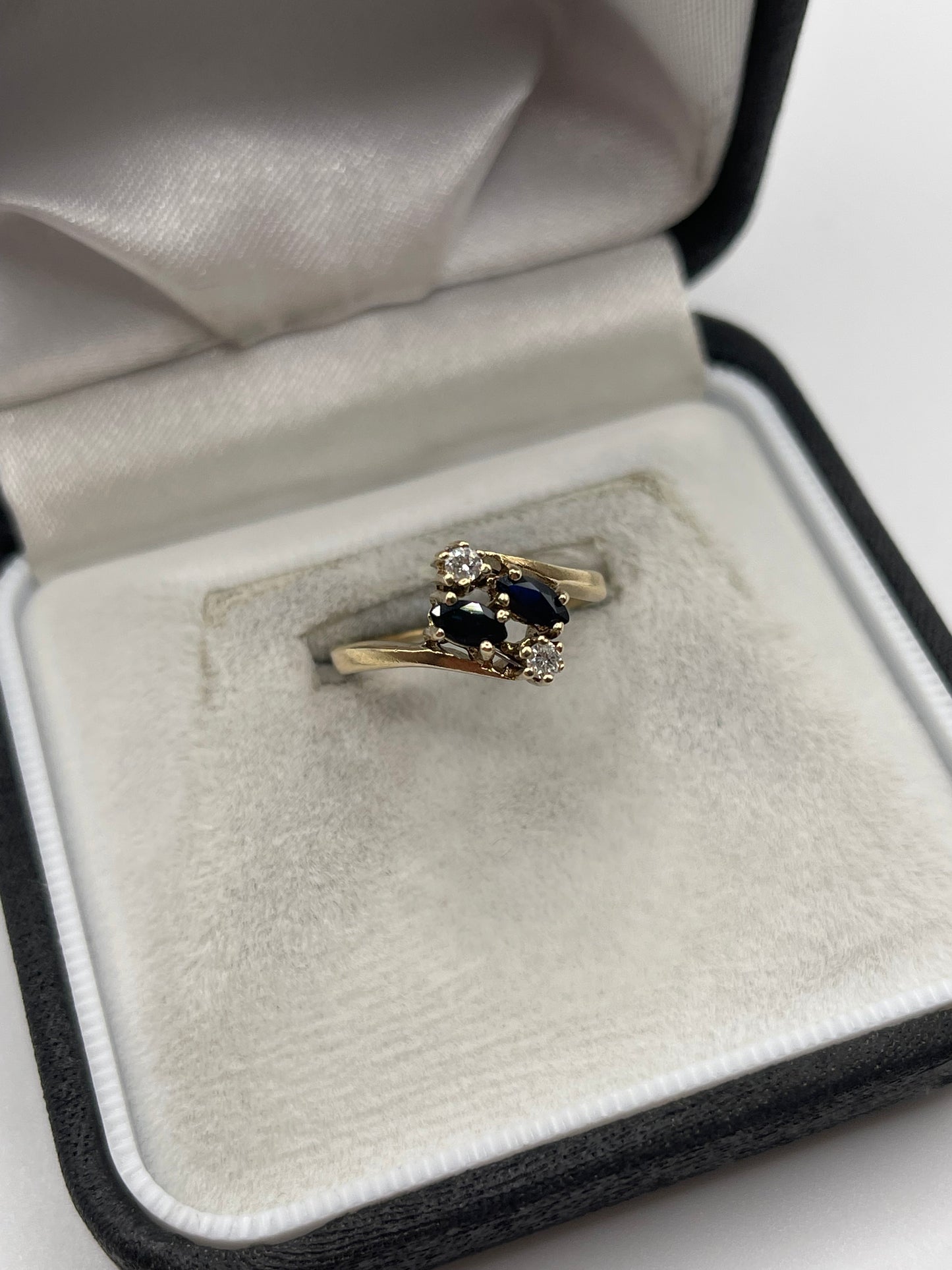 9ct gold sapphire and diamond ring