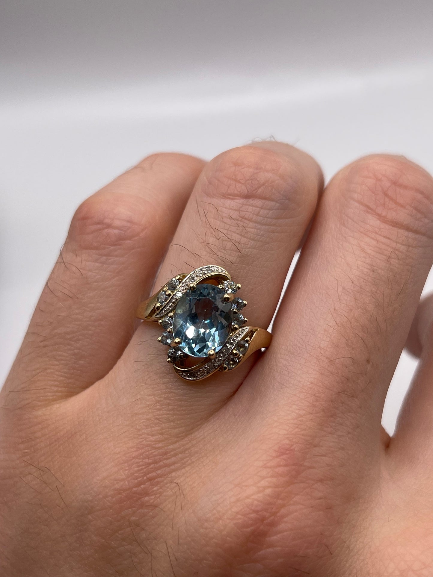 9ct gold blue topaz and diamond ring