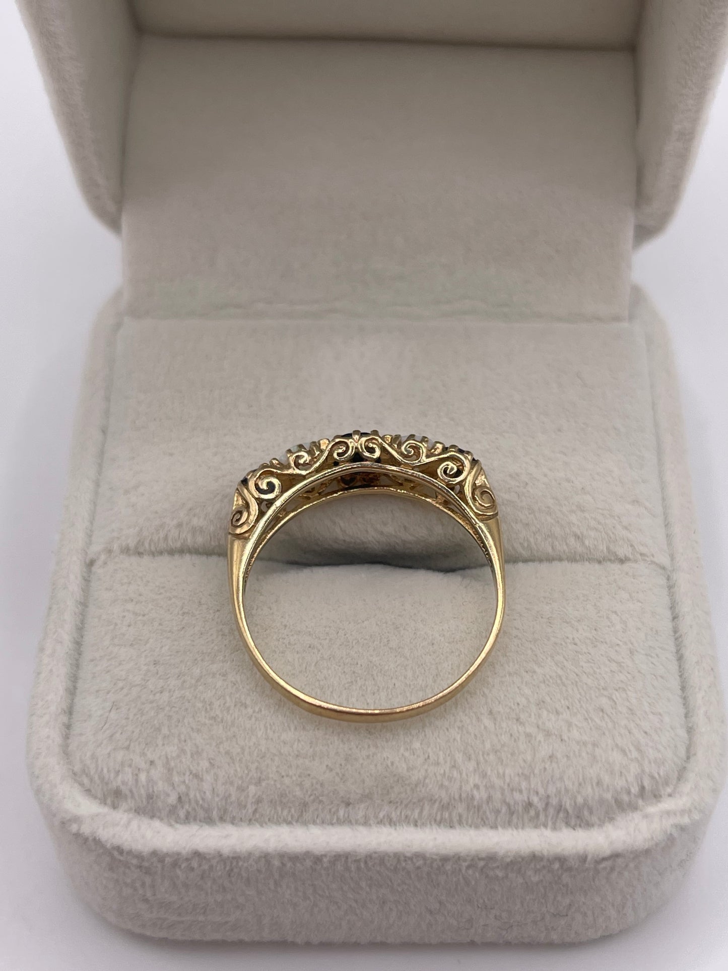 9ct gold sapphire and opal ring