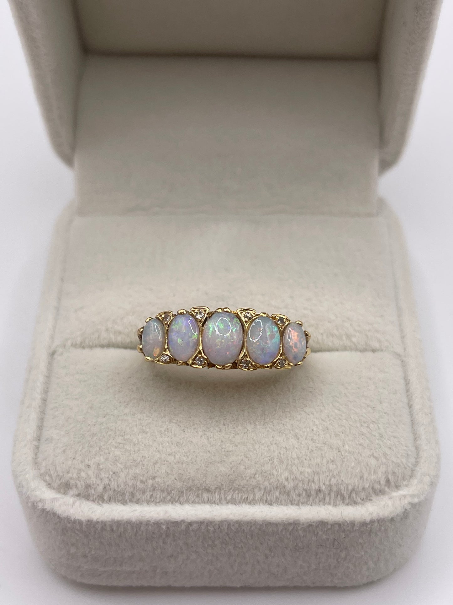 18ct gold opal and diamond ring