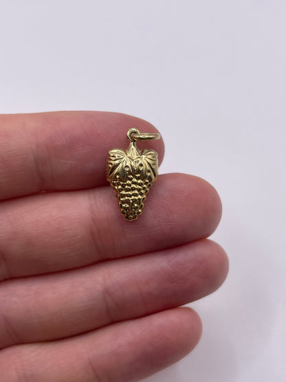 9ct gold grape charm