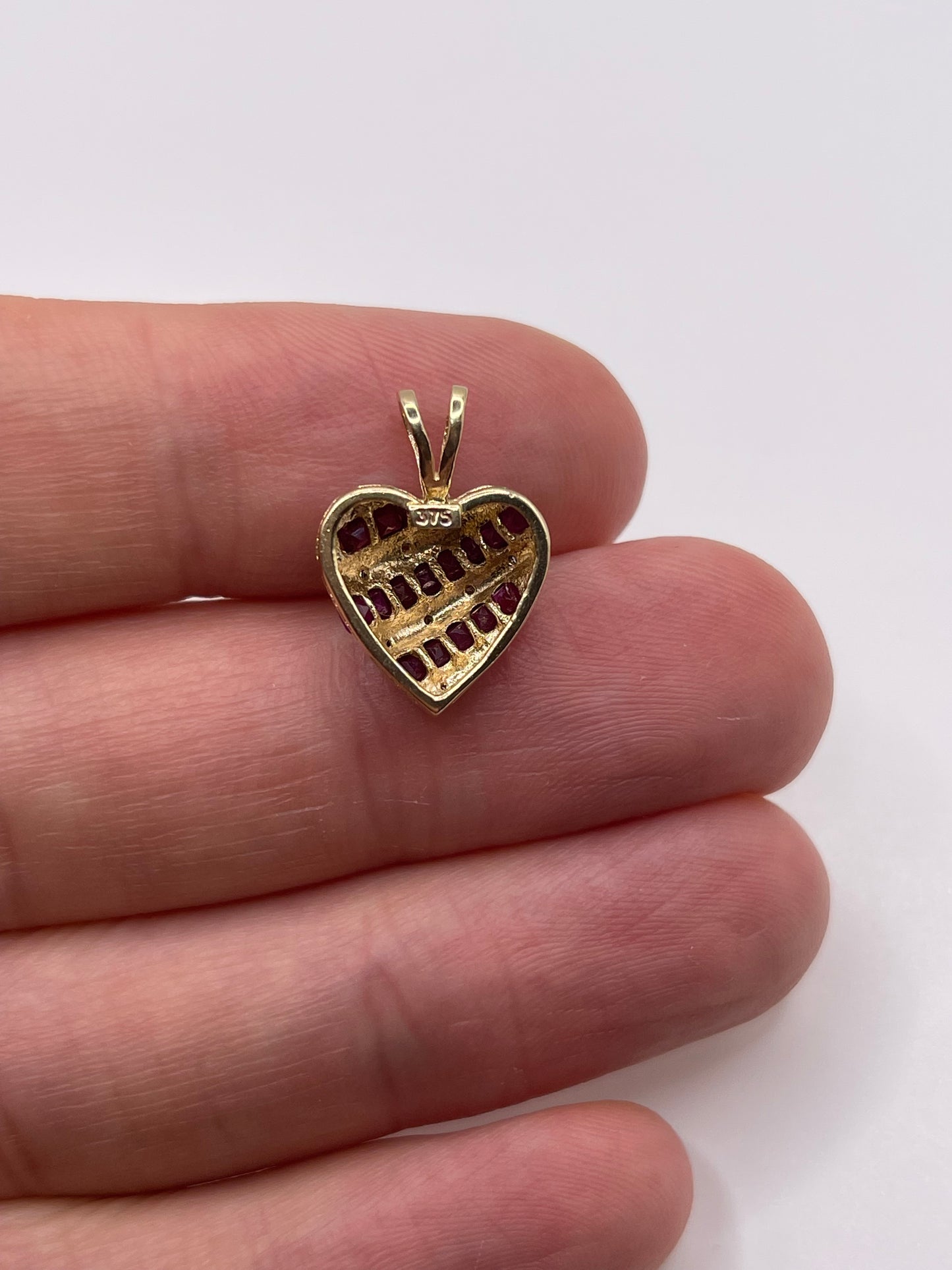 9ct gold ruby and diamond heart pendant