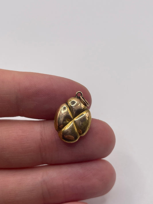 Antique 15ct gold mourning pendant