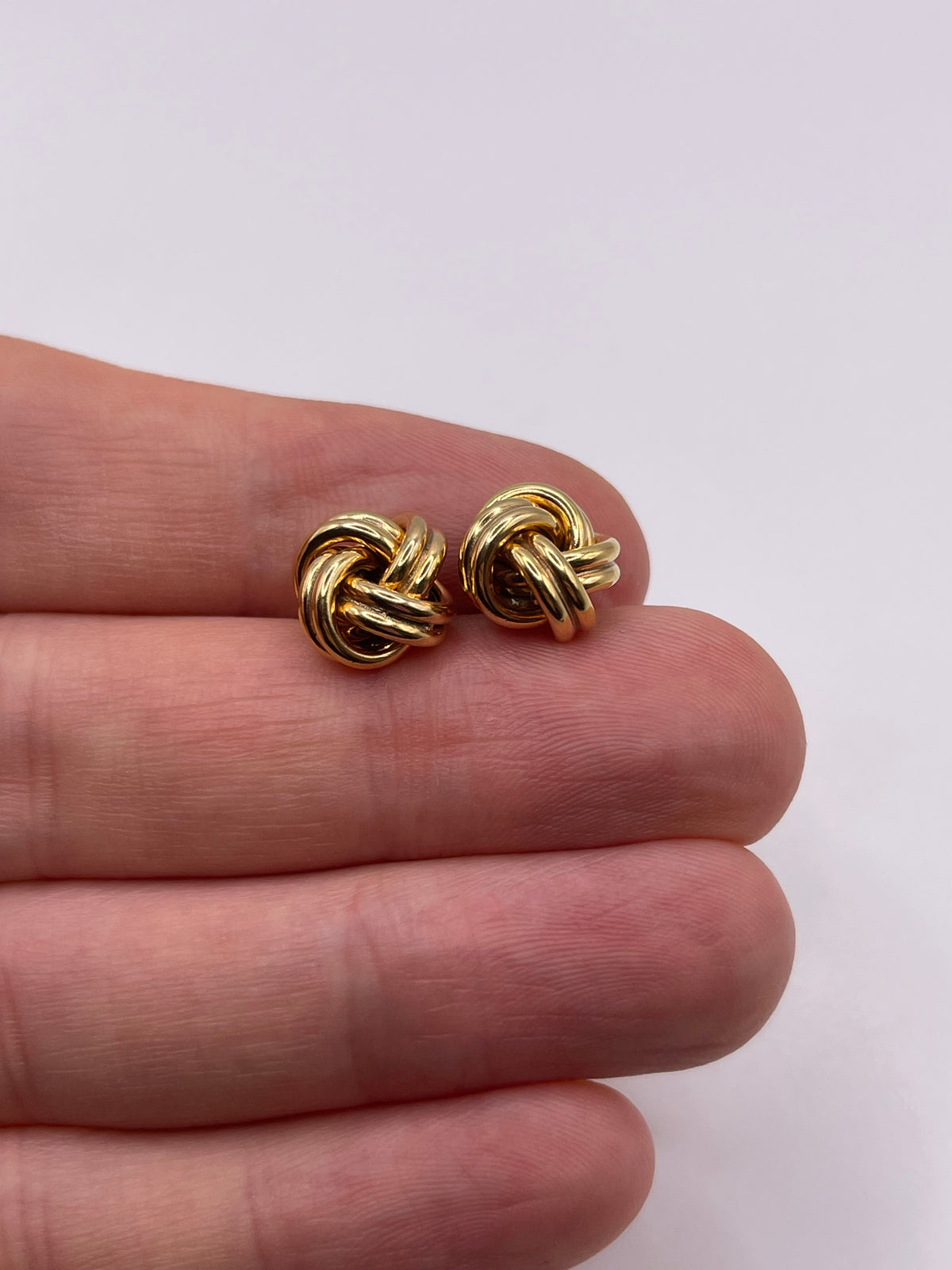 9ct gold knot earrings