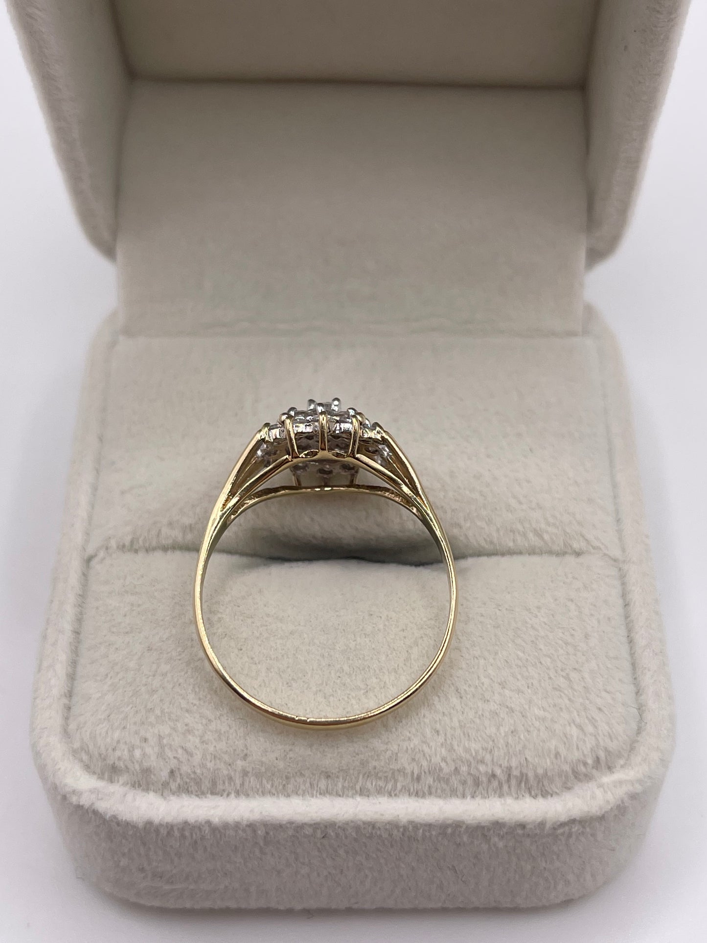 9ct gold diamond cluster ring