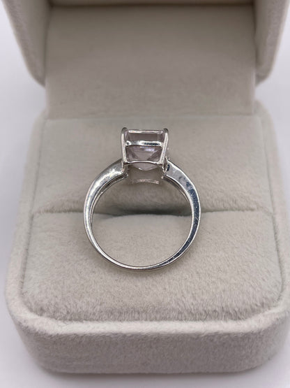 9ct white gold kunzite and diamond ring