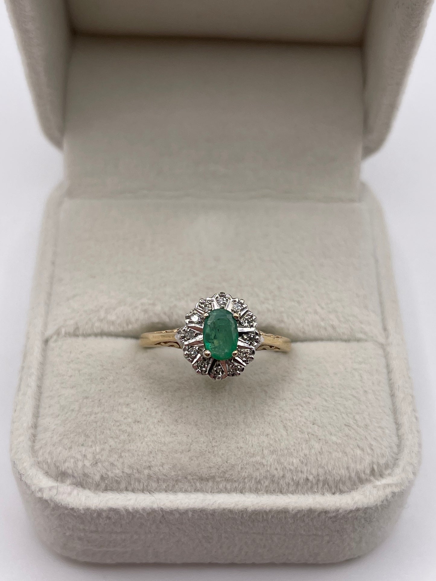 9ct gold emerald and diamond ring