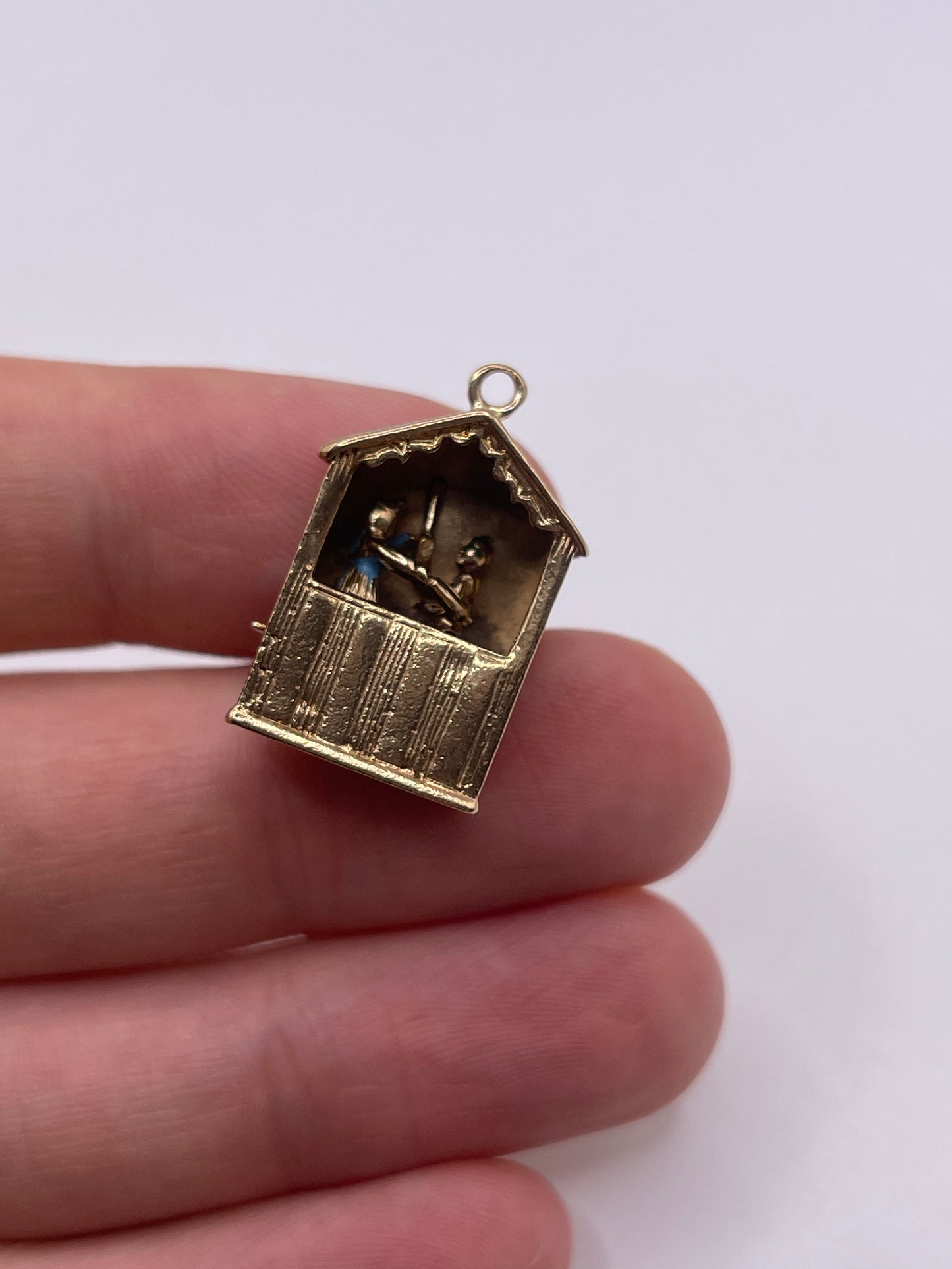 9ct gold Punch and Judy charm