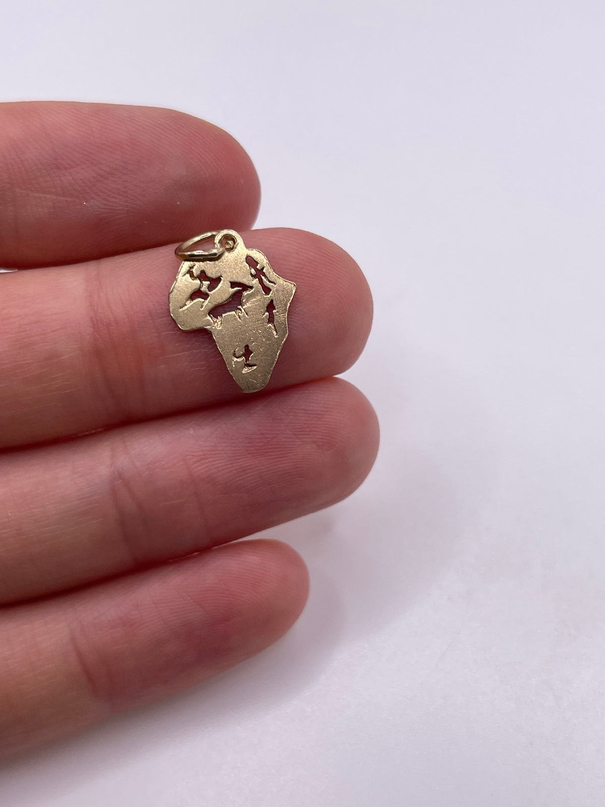9ct gold Africa charm