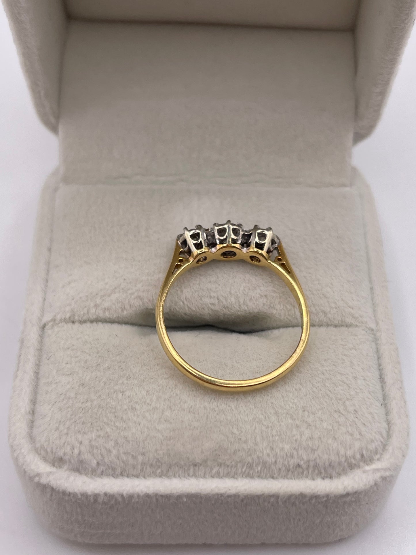 18ct gold diamond ring