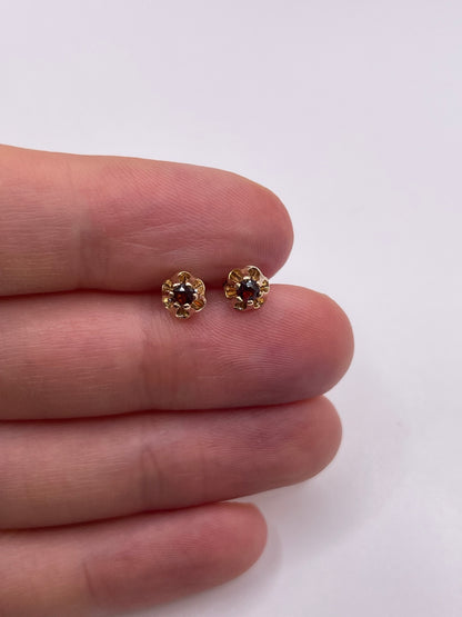 9ct gold garnet earrings