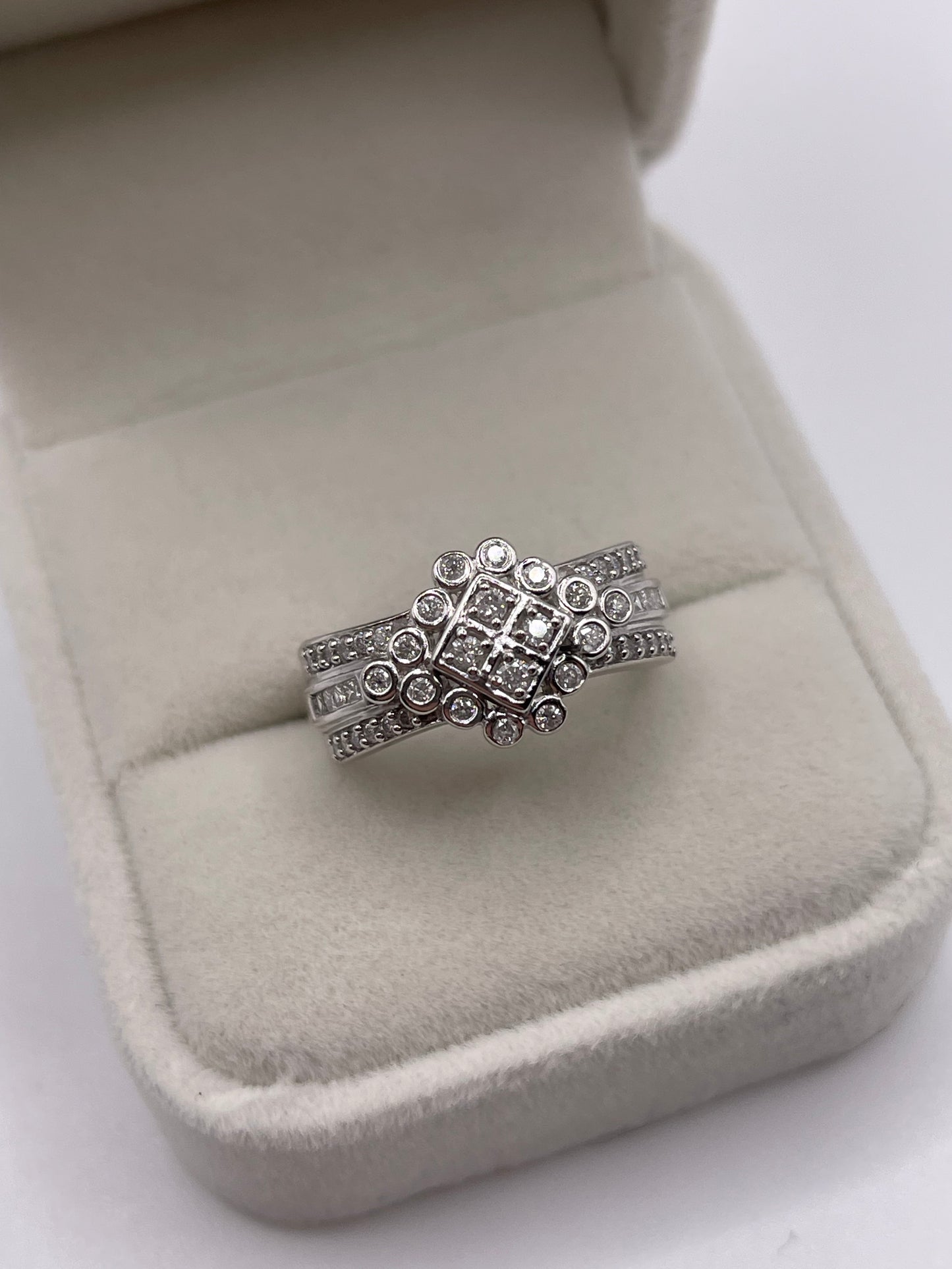 9ct white gold diamond cluster ring