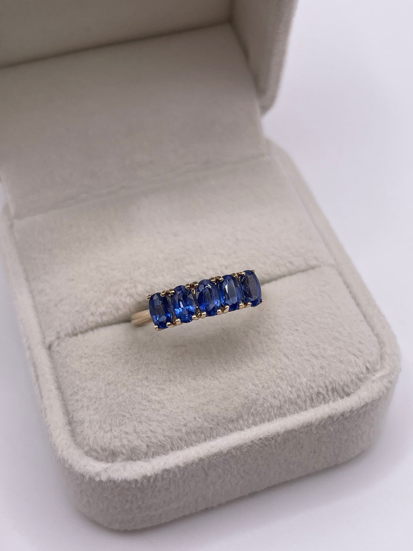 9ct gold kyanite ring