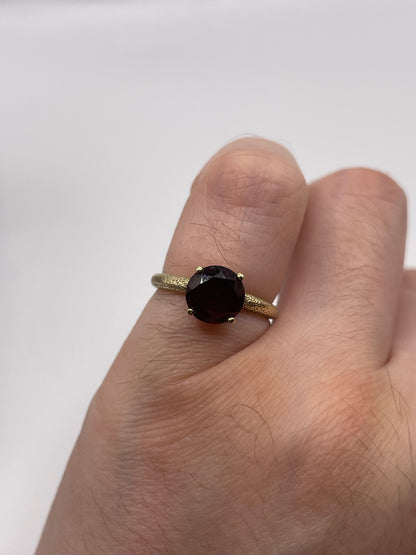 9ct gold garnet ring