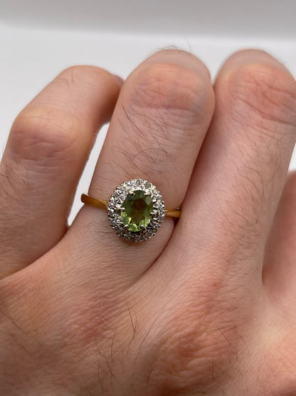 18ct gold peridot and diamond ring