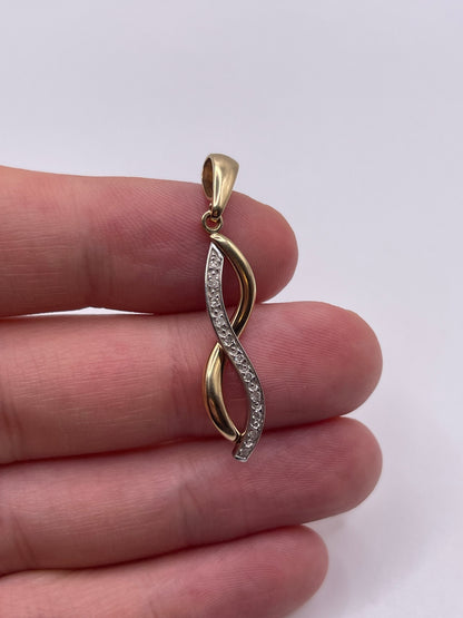 9ct gold diamond pendant