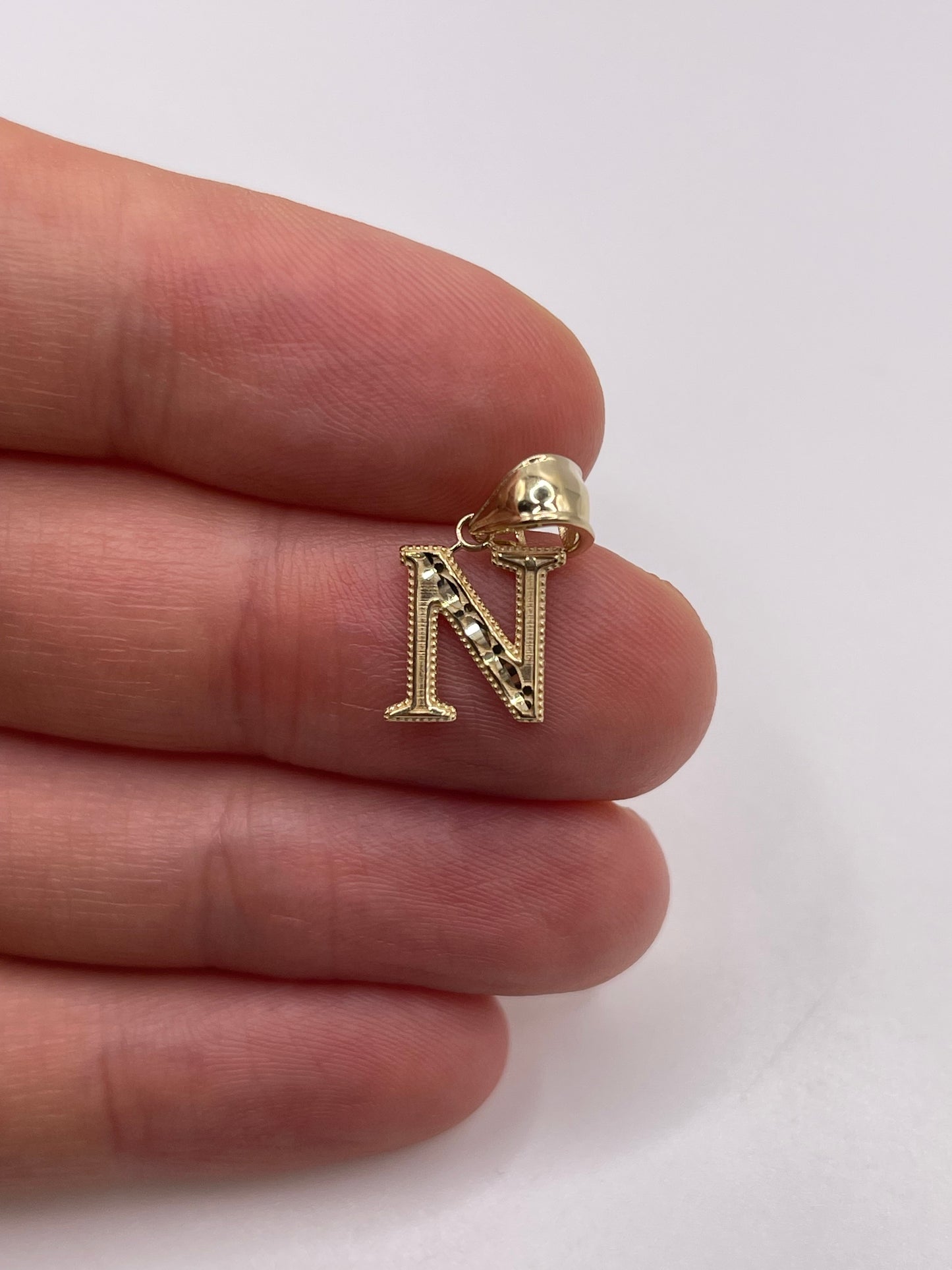9ct gold initial N pendant