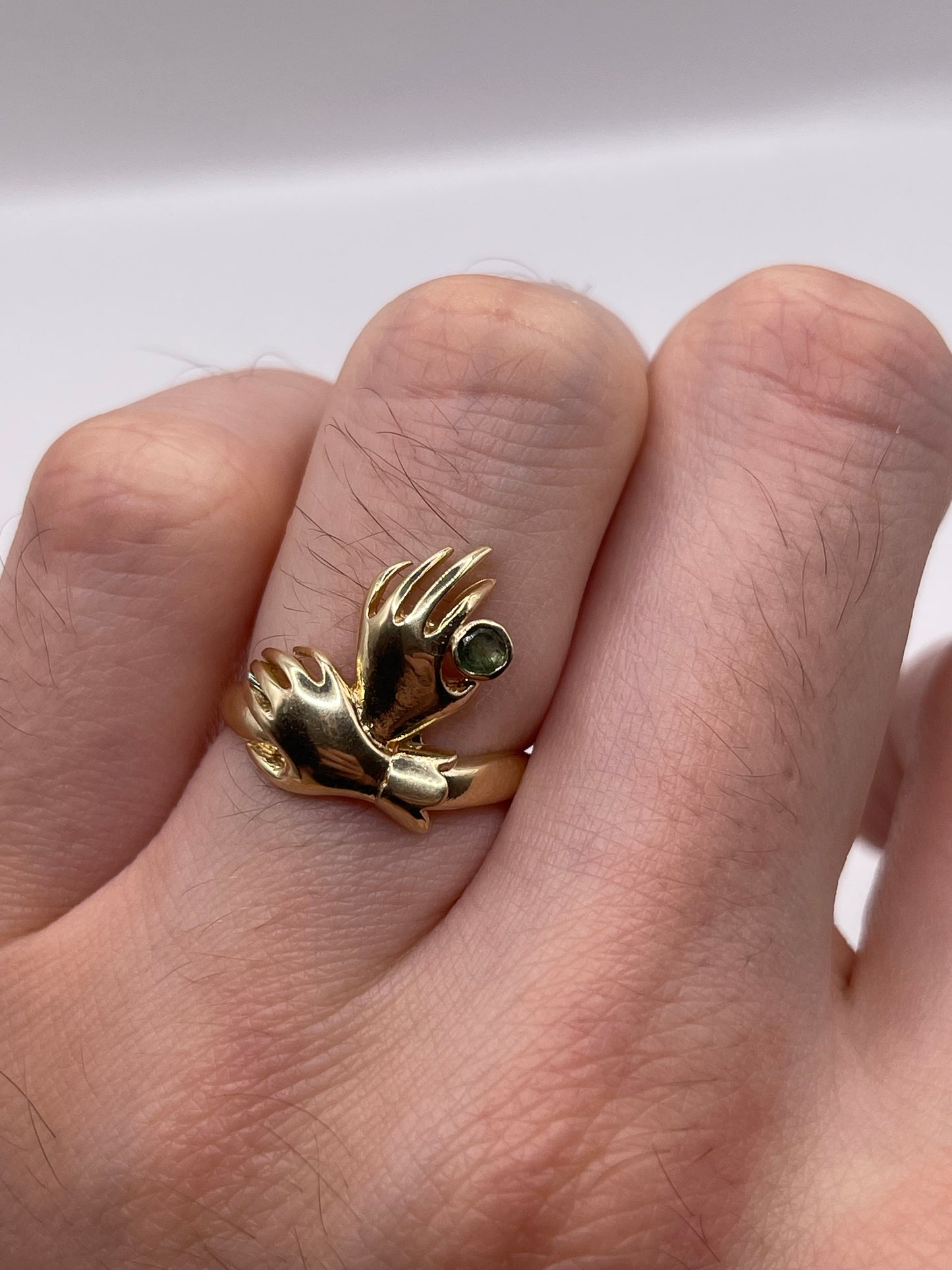 9ct gold emerald hand ring