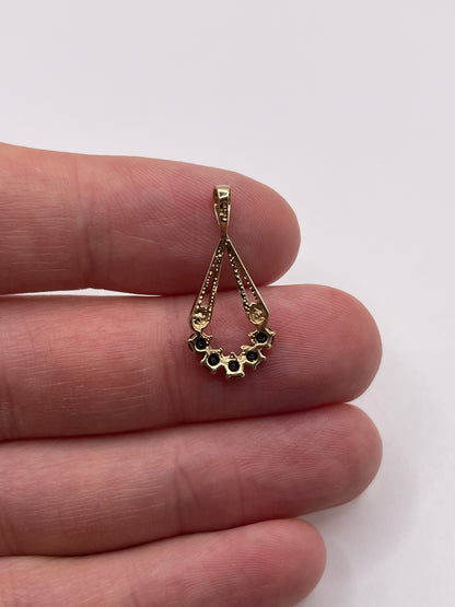 9ct gold sapphire and diamond pendant