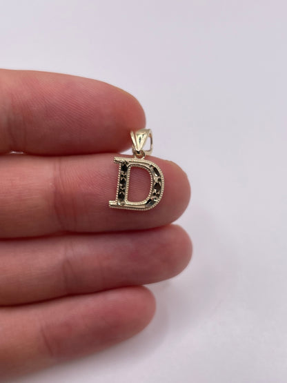 9ct gold initial D pendant