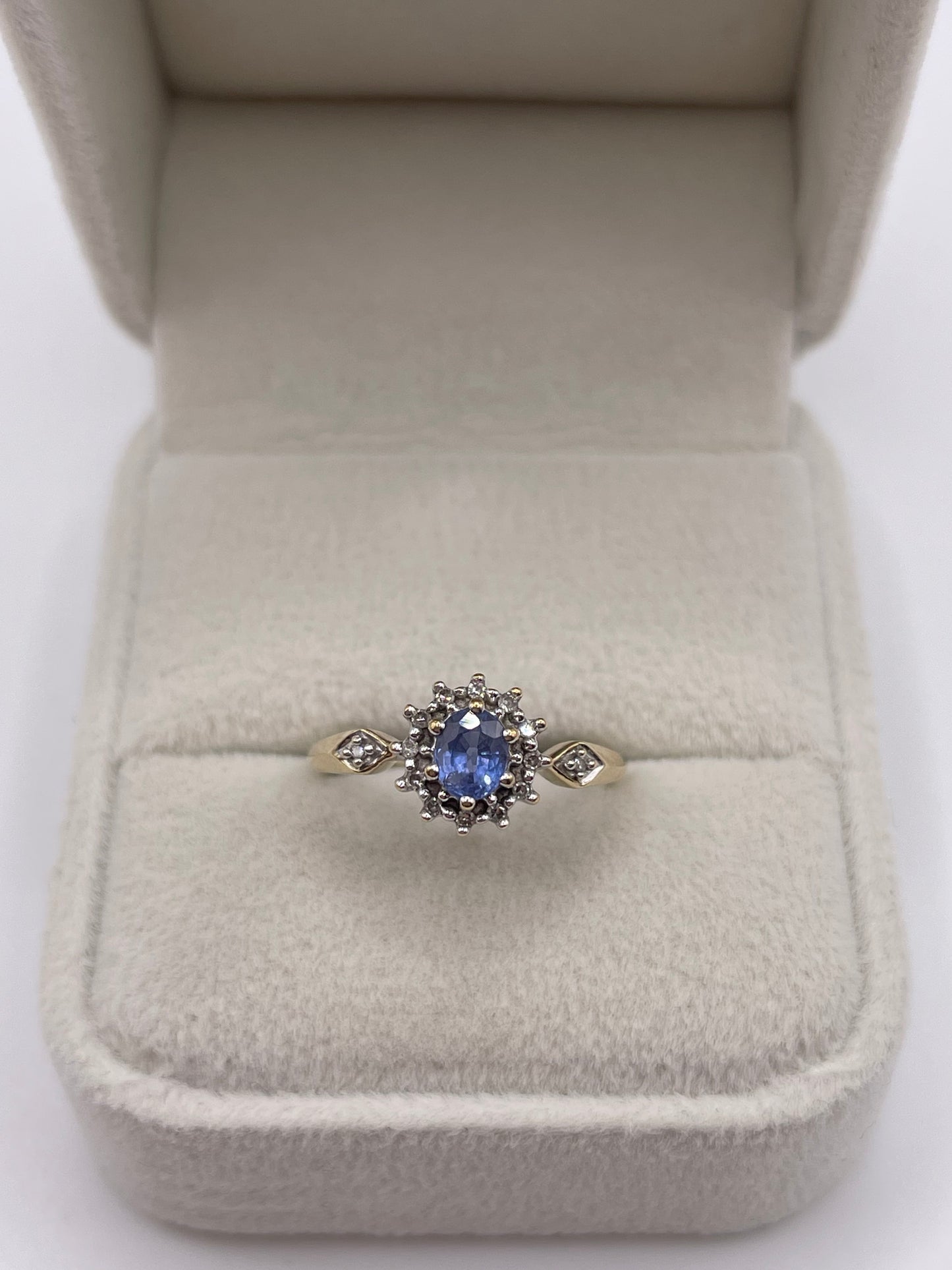 9ct gold sapphire and diamond ring