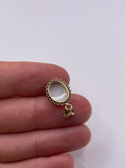 9ct gold opal pendant