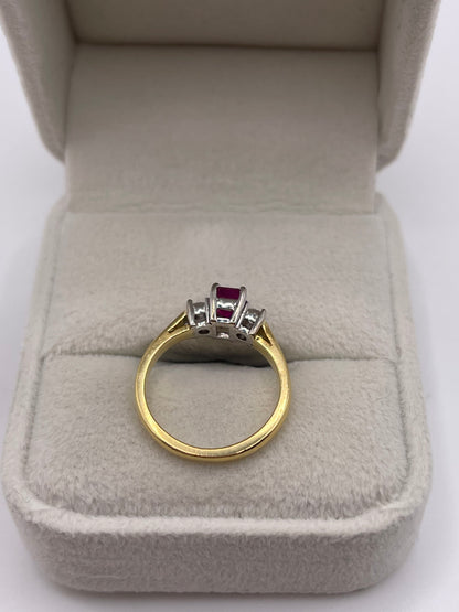 18ct gold sapphire and diamond ring