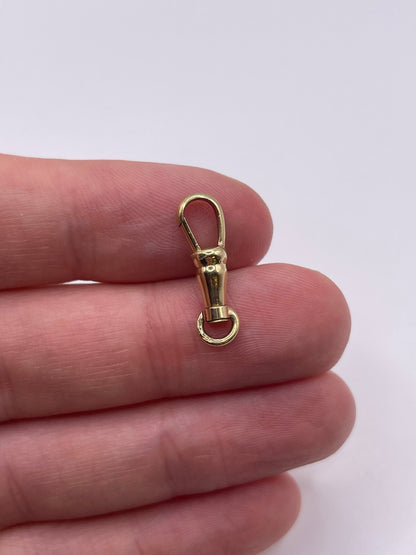 9ct gold dog clip 1