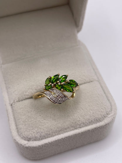 9ct gold diopside and diamond ring
