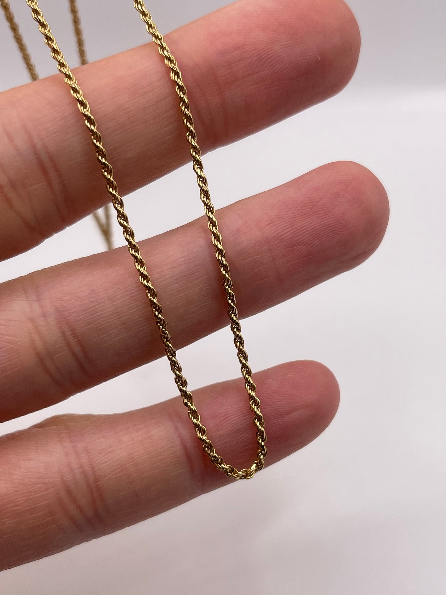 18ct gold chain 145