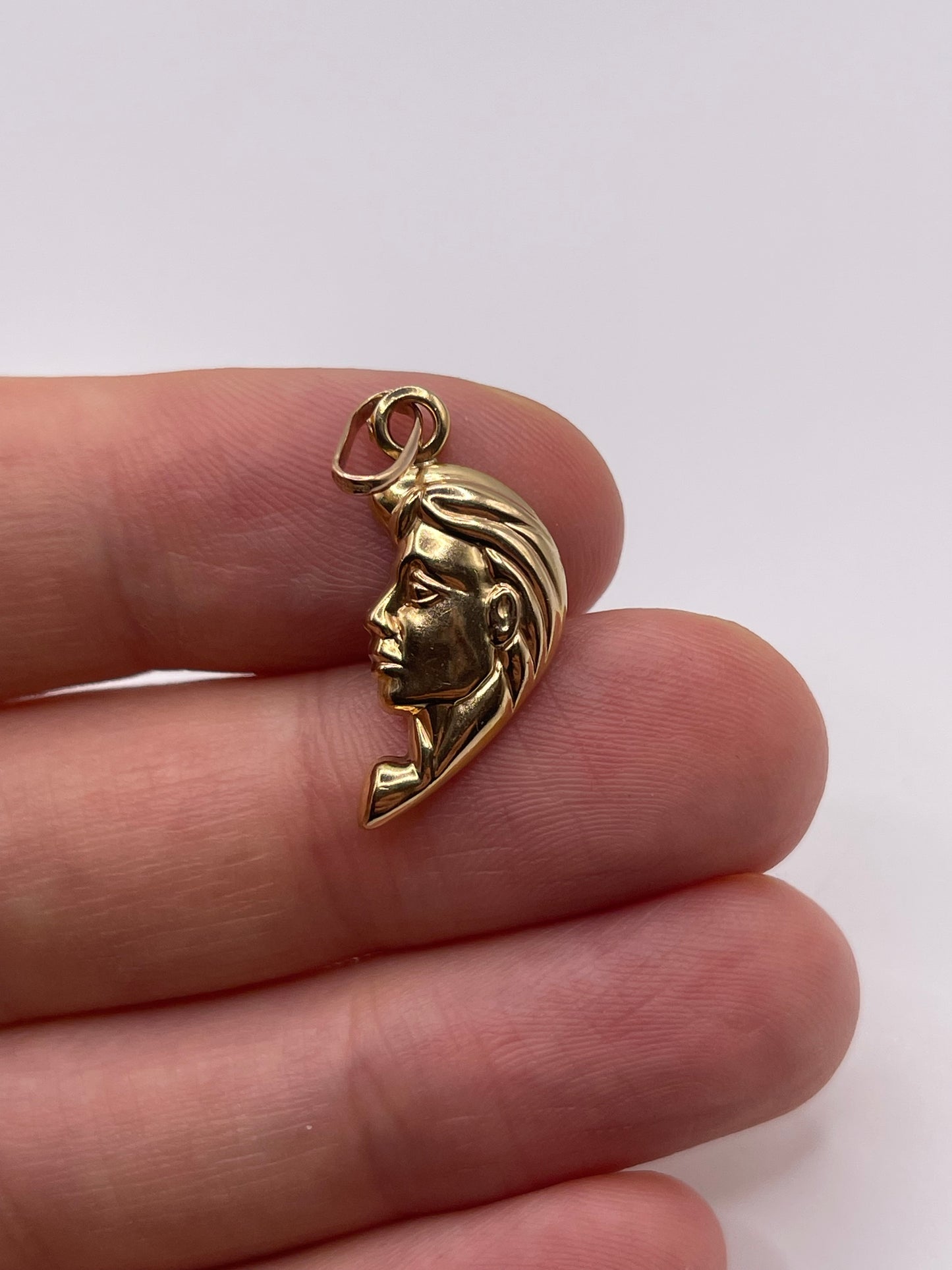 8ct gold face charm