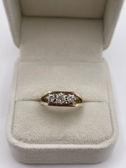 9ct gold diamond ring