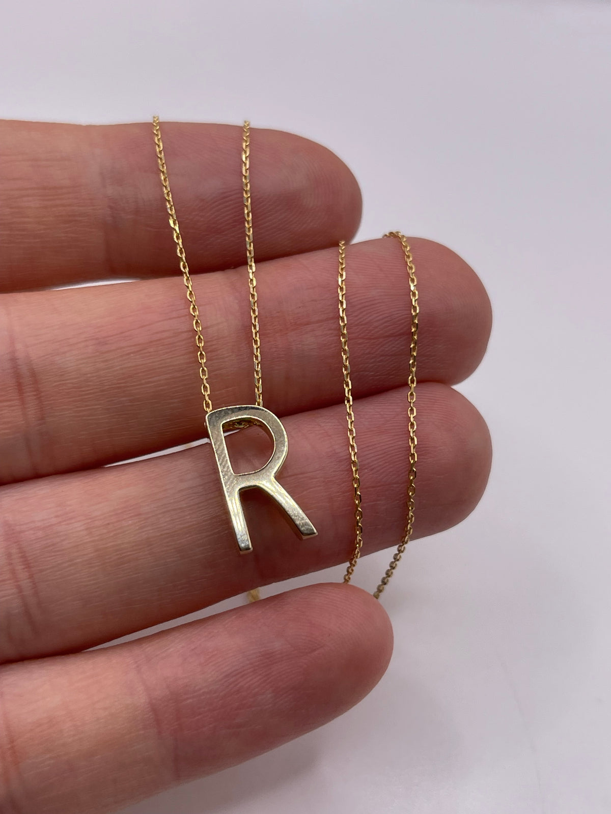 9ct gold initial R necklace
