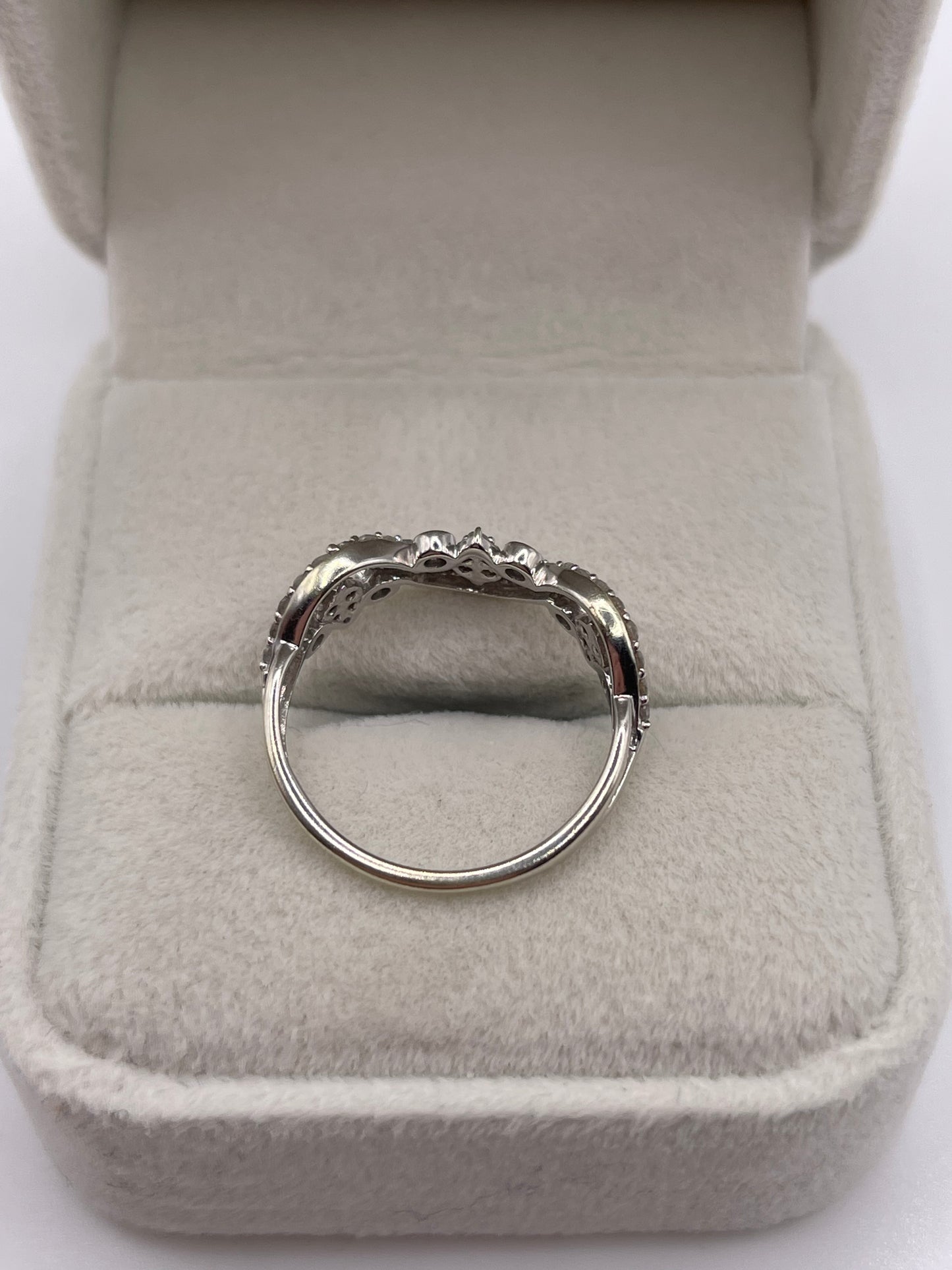 9ct white gold diamond ring