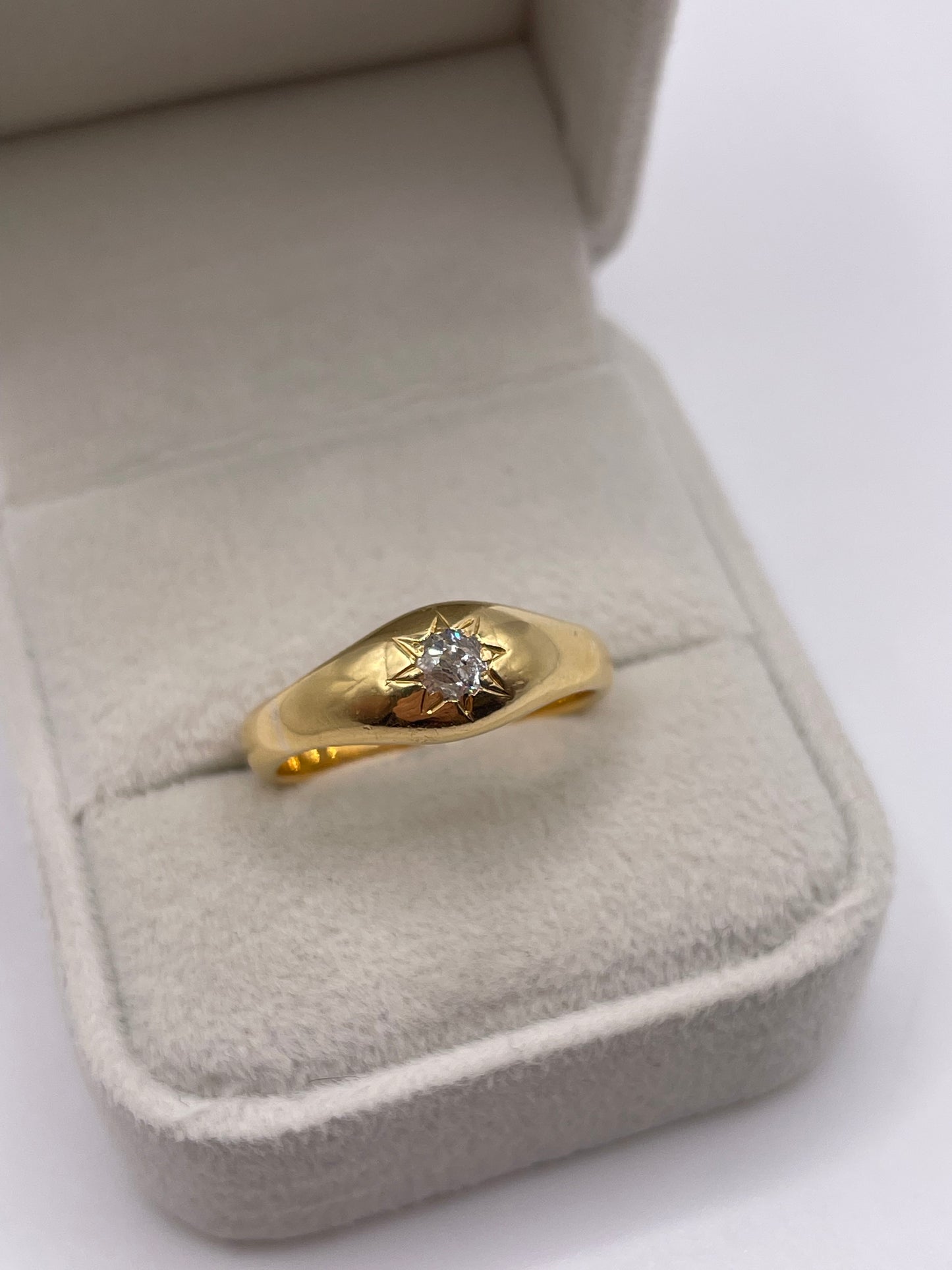 Antique 18ct gold diamond gypsy ring
