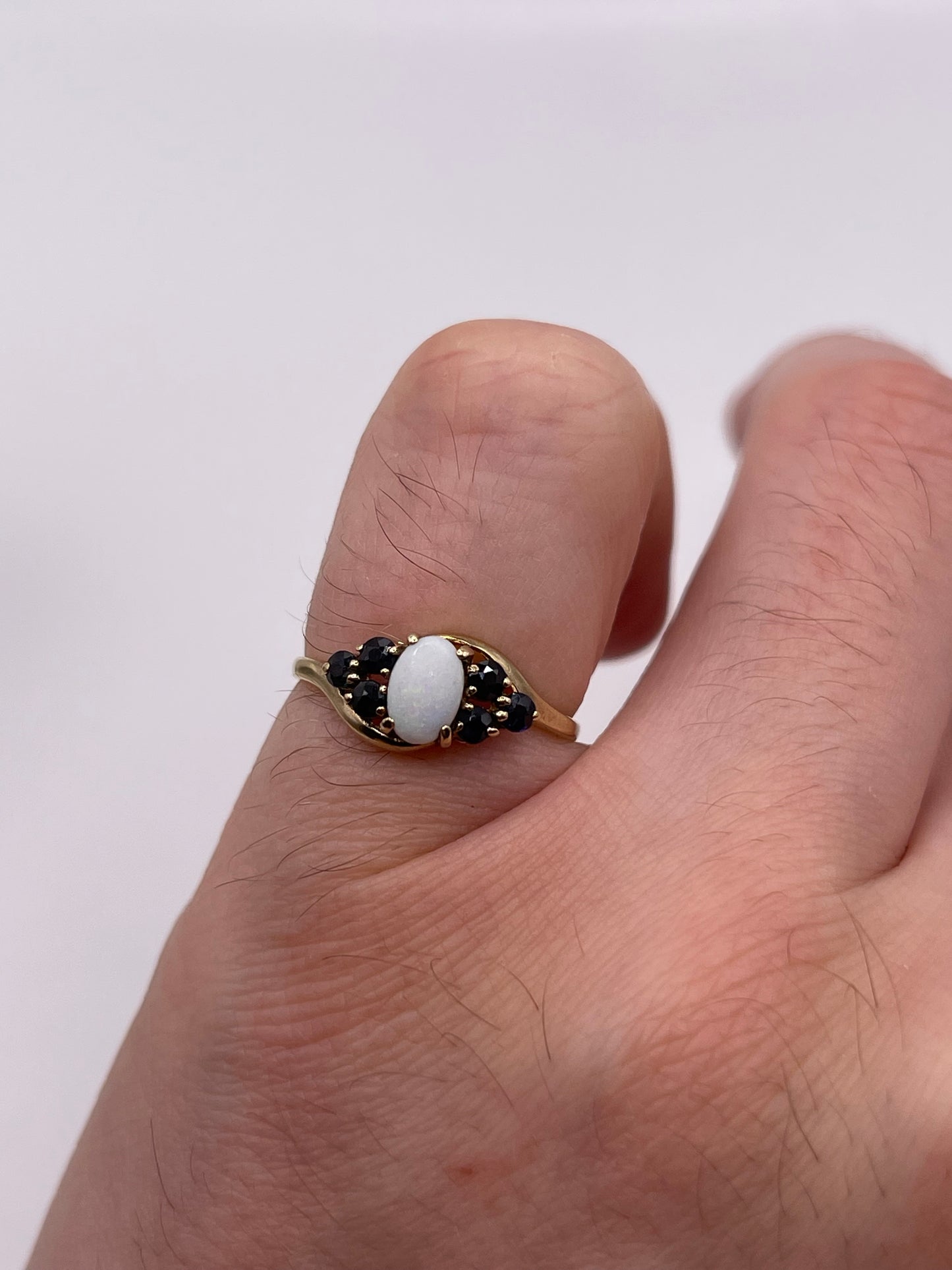 9ct gold opal and sapphire ring