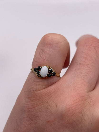 9ct gold opal and sapphire ring