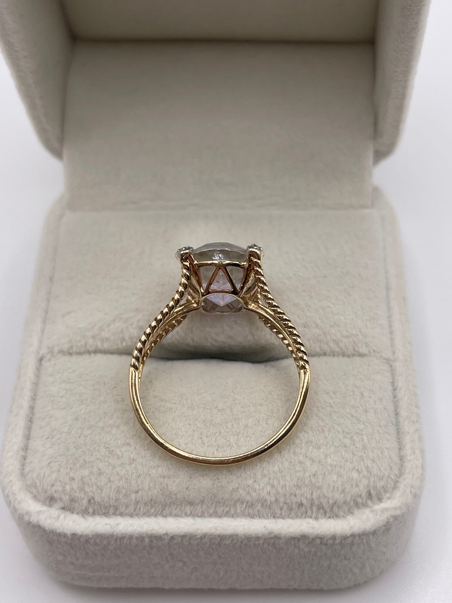 9ct gold topaz and diamond ring