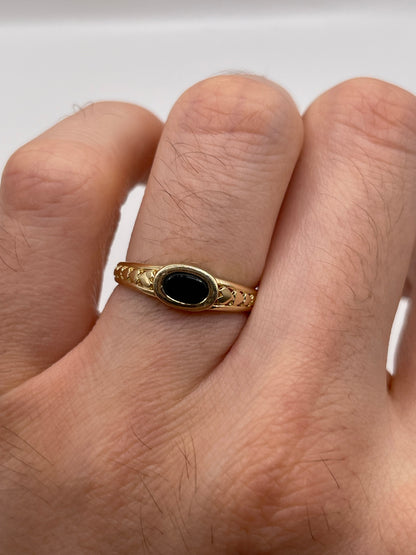 9ct gold onyx ring