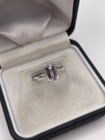 9ct white gold kunzite and zircon ring