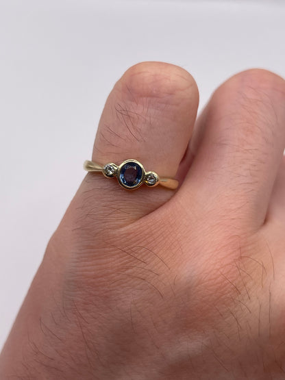 9ct gold sapphire and diamond ring