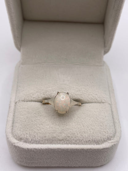 9ct gold opal ring