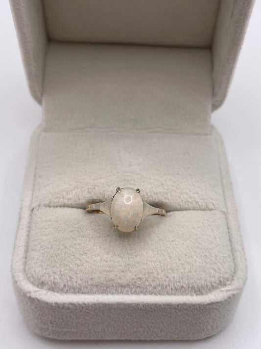 9ct gold opal ring