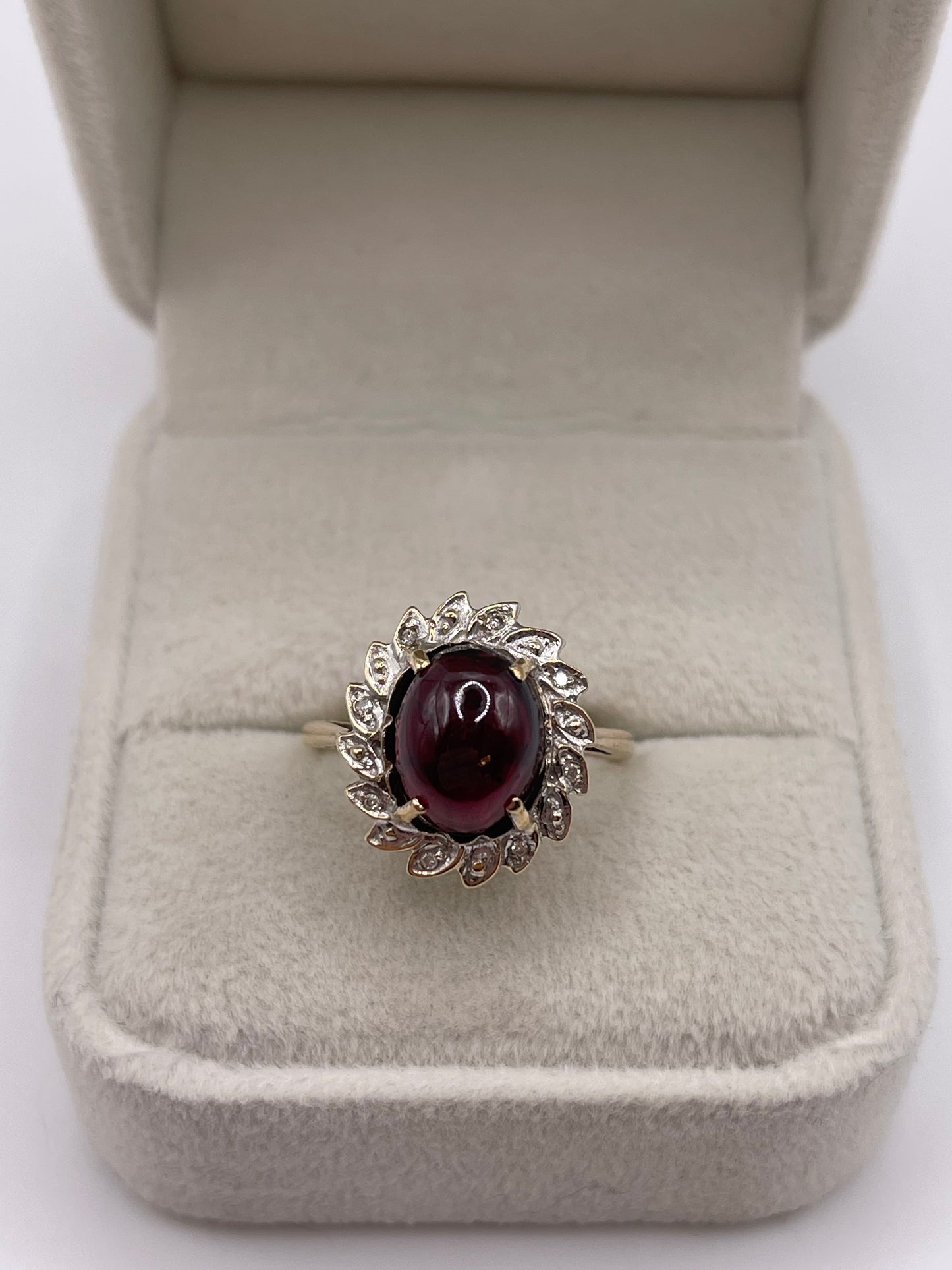 9ct gold cabochon garnet and diamond ring