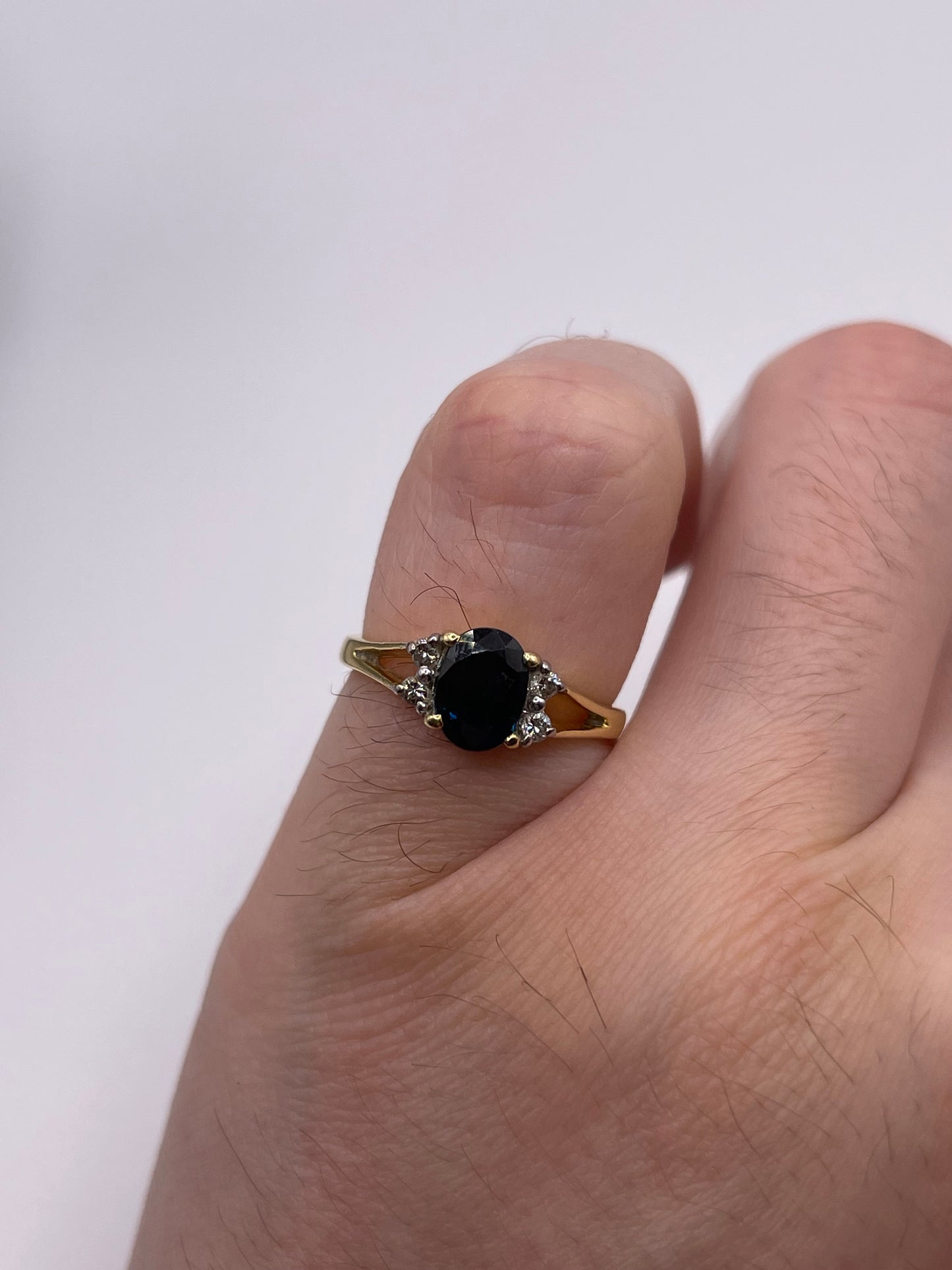 18ct gold sapphire and diamond ring