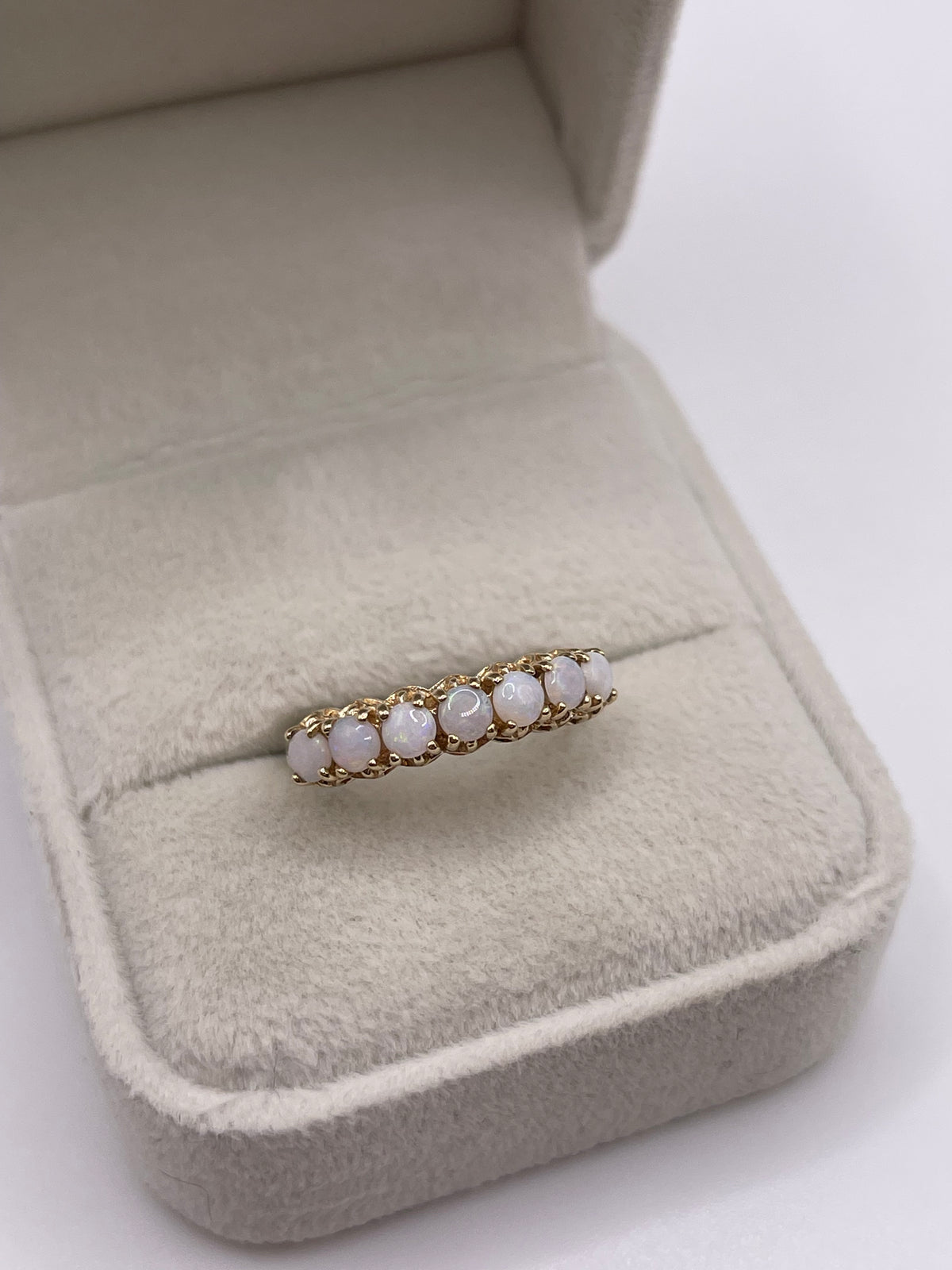 9ct gold opal ring