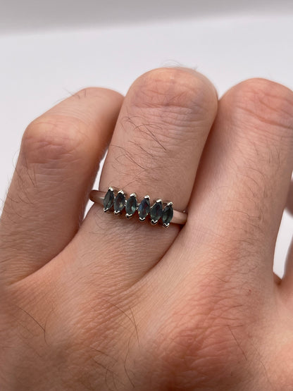 9ct white gold alexandrite ring