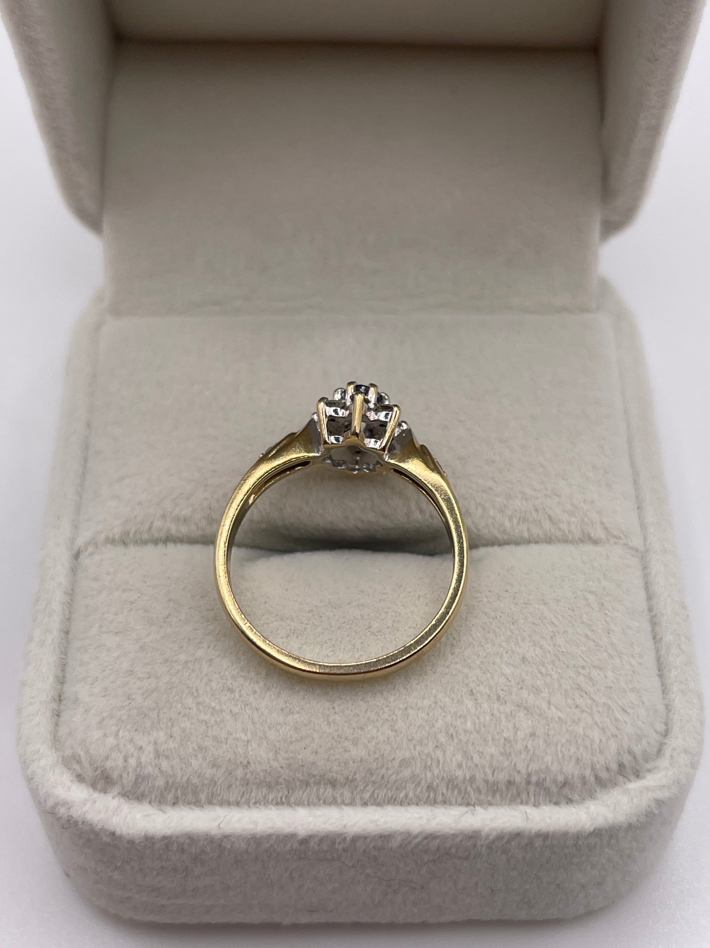 9ct gold sapphire and diamond ring